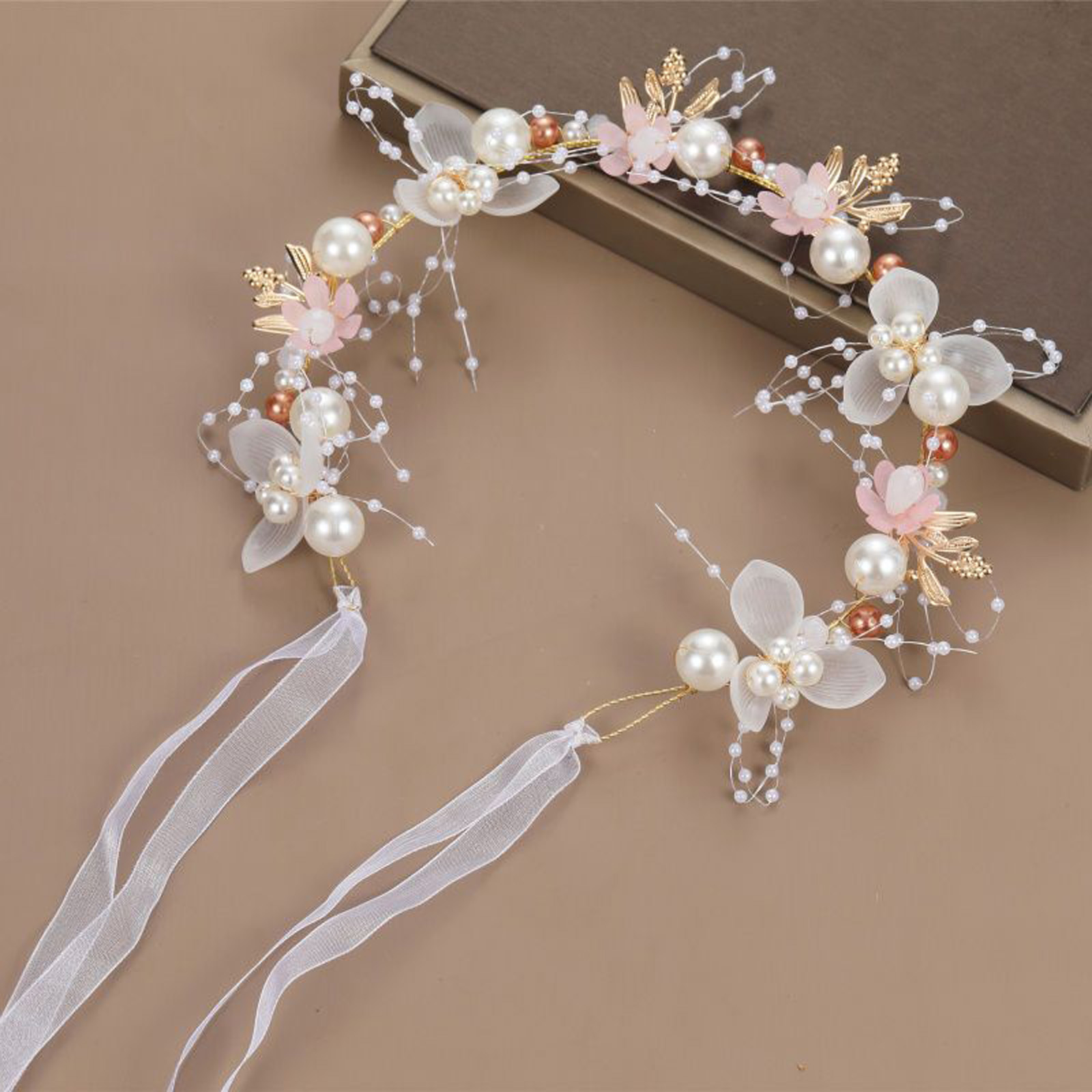 真珠の花のヘッドバンドブライダルウェディングヘアアクセサリー - Wedding Arch Flower のレビューと価格