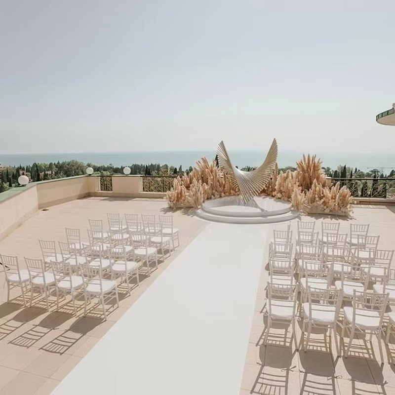 白いカーペット。結婚式の通路、屋内および屋外での使用に適して - Aisle Runner White のレビューと価格