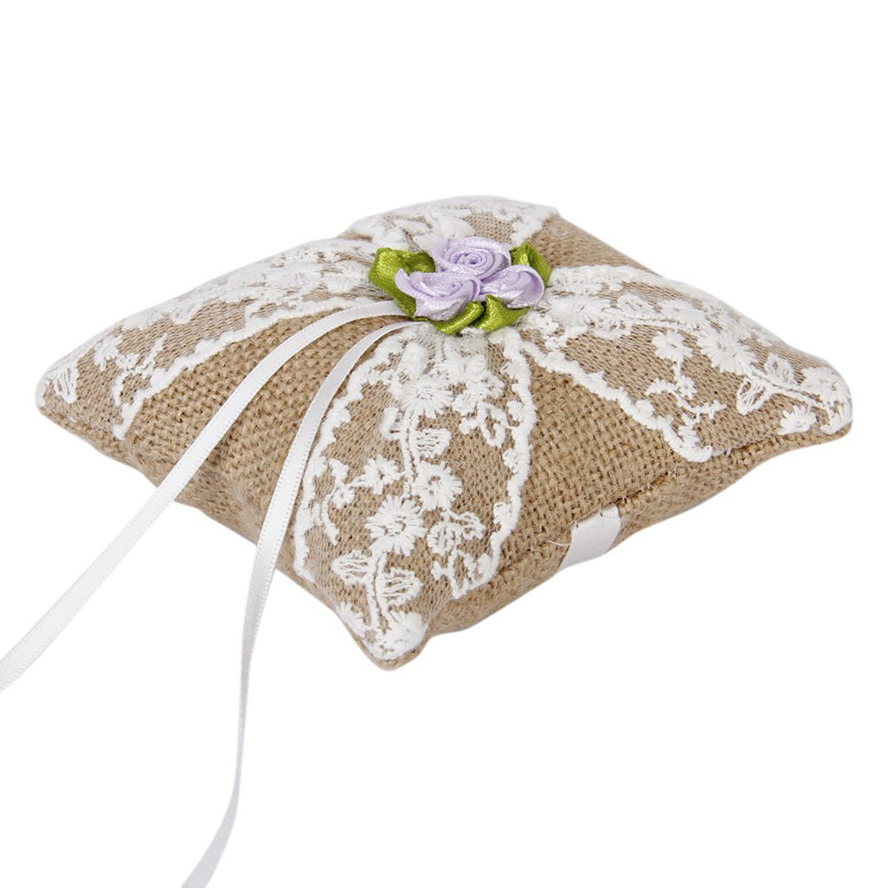 茶色の麻布製ウェディングリングピロー、レースと花柄のリボン、 - Ring Bearer Pillow のレビューと価格